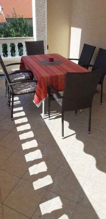 Apartment Biserka Barbat na Rabu Exterior photo