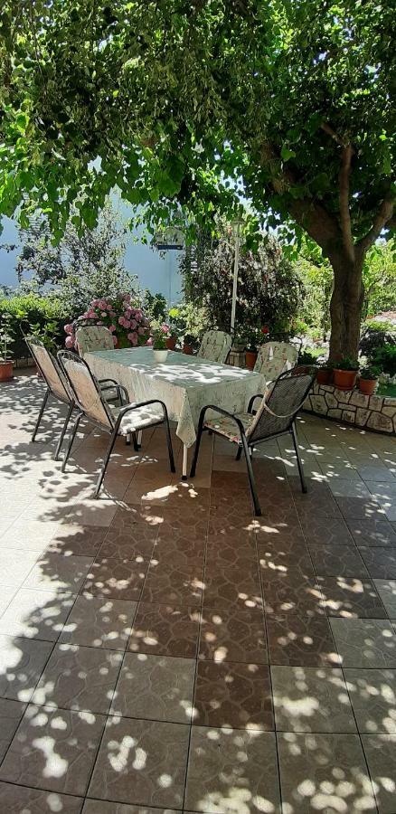Apartment Biserka Barbat na Rabu Exterior photo